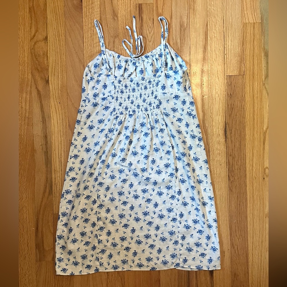 White & Blue Floral Dress - Picture 5 of 9